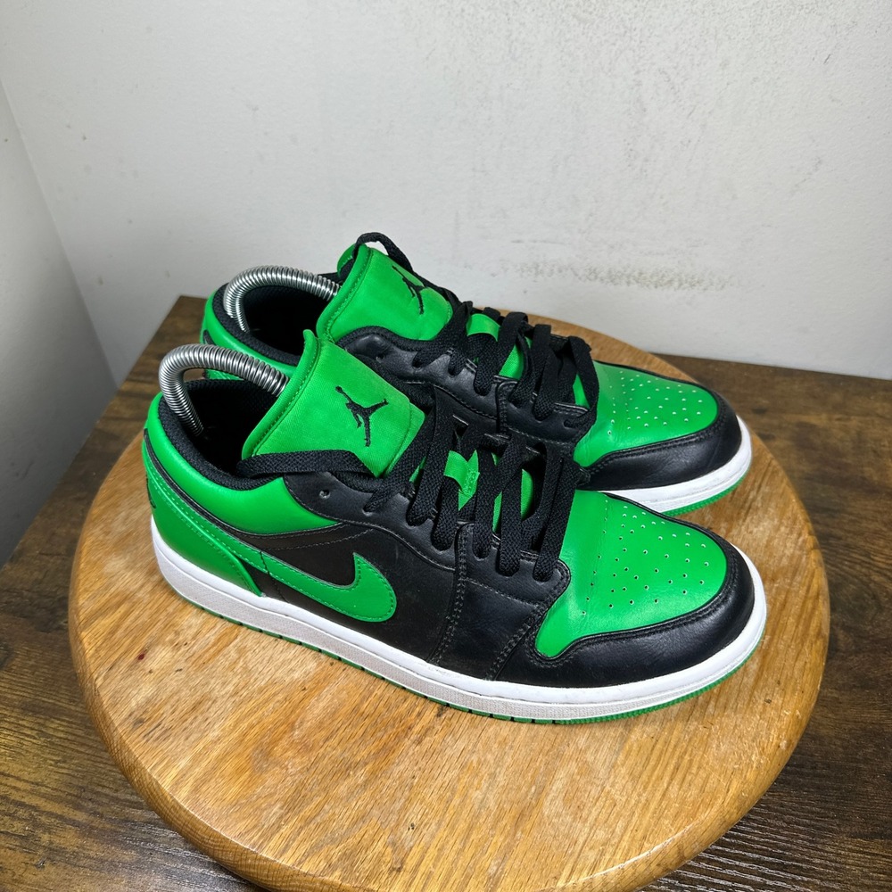 Air Jordan 1 Low Lucky Green Black White 553558-065 Mens Size 8 Sneaker Retro